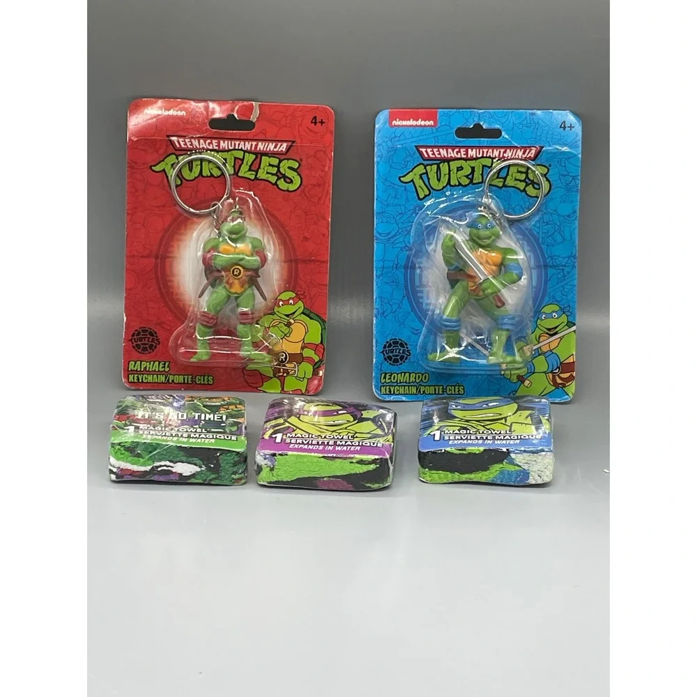 Teenage‎ Mutant Ninja Turtles TMNT Keychain and Magic Towel Lot Leonardo Raphael